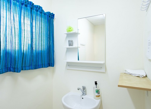 Bathroom in white and blue